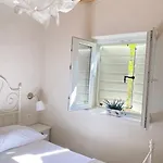 House Sea La Vie